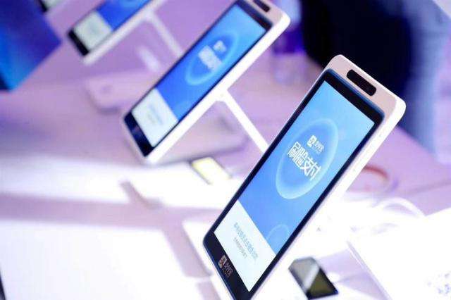 刷脸收银机只能开发小程序，不能安装软件？